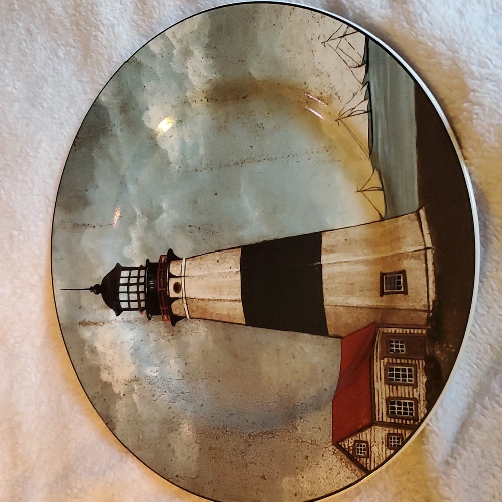Collectable David Carter Brown Sakura Lighthouse plate 8"